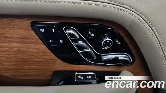 Land Rover Range Rover 2019 thumb 6