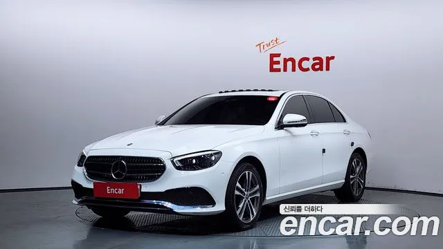 Mercedes-Benz E-Class 2022 thumb 2