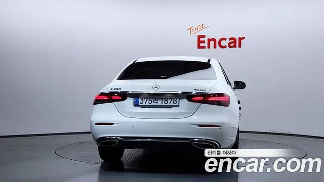 Mercedes-Benz E-Class 2022 thumb 10