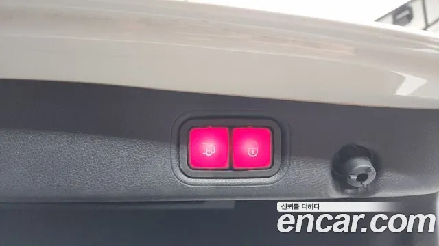 Mercedes-Benz E-Class 2022 thumb 9