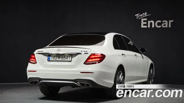 Mercedes-Benz E-Class 2017 thumb 4