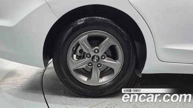 Hyundai Avante 2016 thumb 3