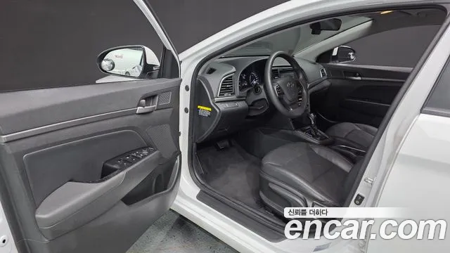 Hyundai Avante 2016 thumb 10