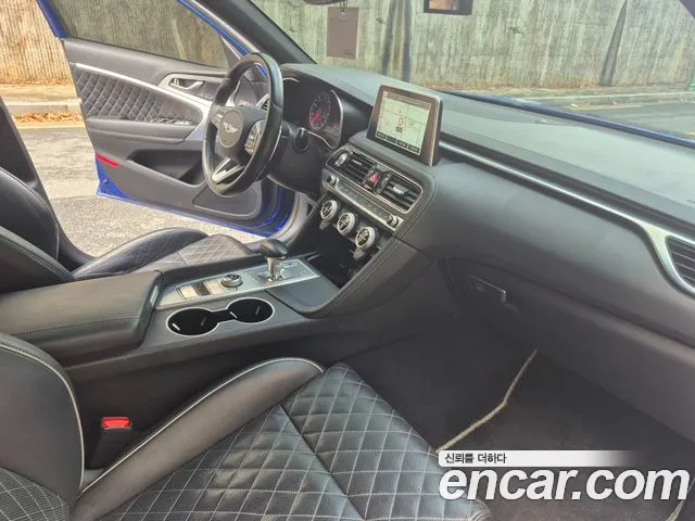 Genesis G70 2019 thumb 11