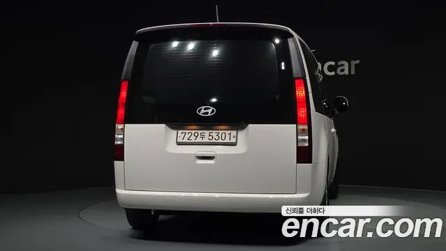 Hyundai Staria 2024 thumb 10