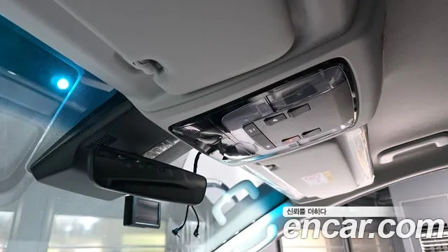 Hyundai Staria 2024 thumb 8