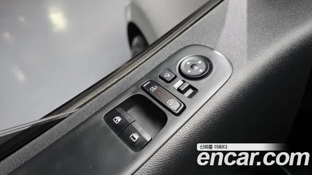 Hyundai Staria 2024 thumb 7