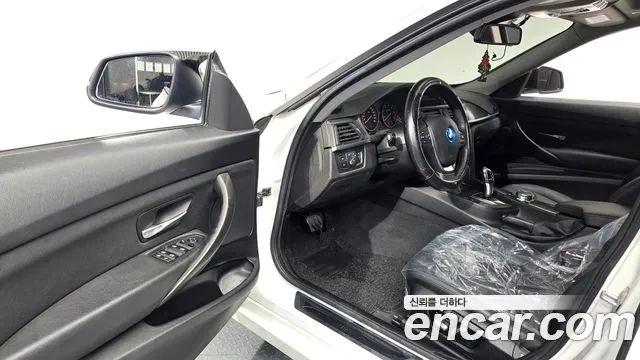 BMW 3 серии Gran Turismo 2016 thumb 9