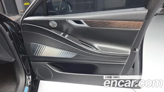 Genesis G80 2022 thumb 2