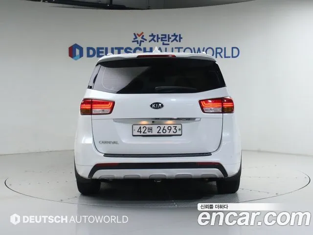 Kia Carnival 2015 thumb 3
