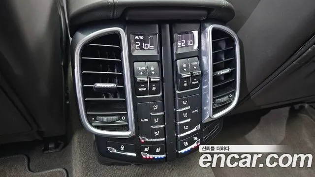 Porsche Cayenne 2017 thumb 8