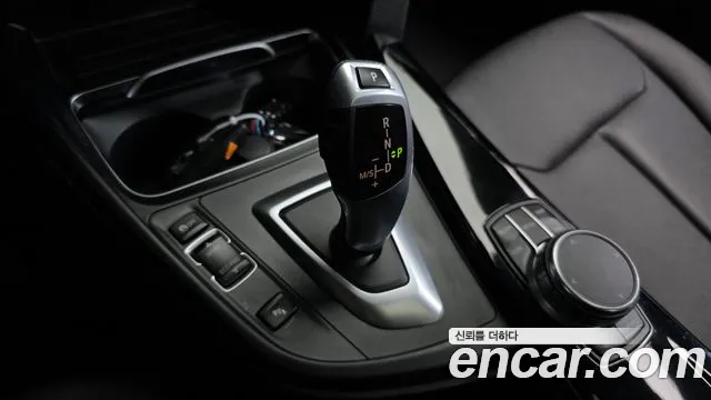 BMW 3 серии 2018 thumb 3