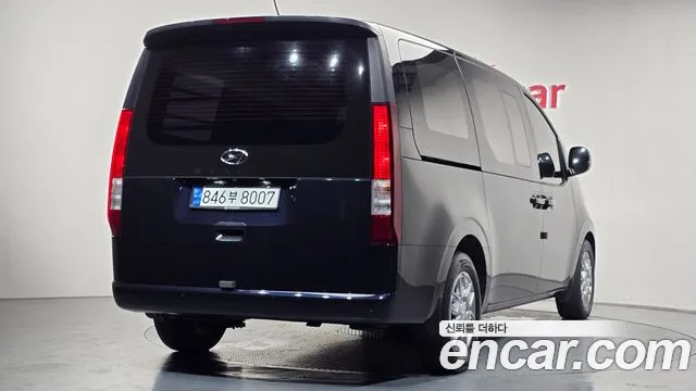 Hyundai Staria 2021 thumb 4