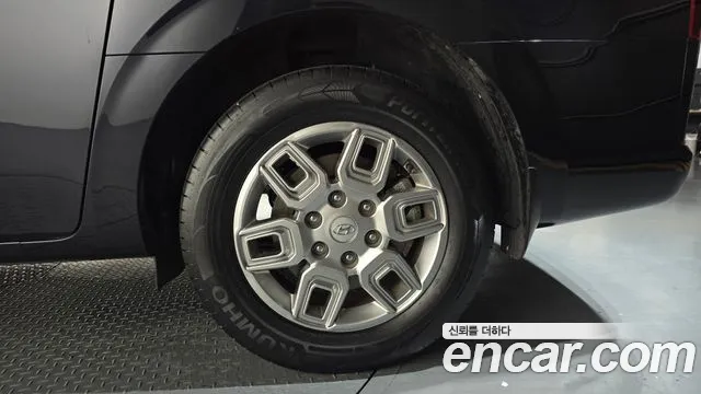 Hyundai Staria 2021 thumb 10