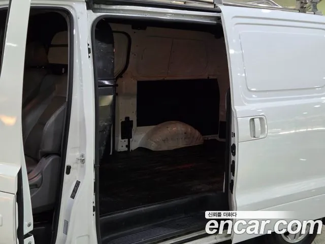 Hyundai Staria 2021 thumb 8