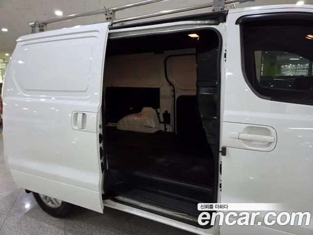 Hyundai Staria 2021 thumb 2