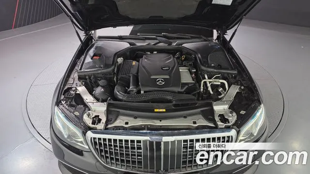 Mercedes-Benz E-Class 2017 thumb 12