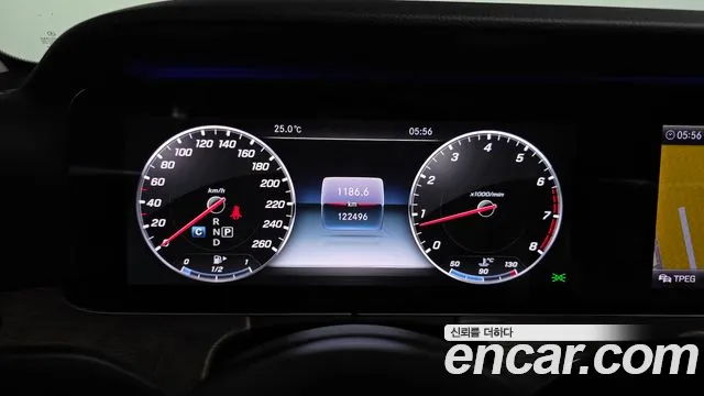Mercedes-Benz E-Class 2017 thumb 5