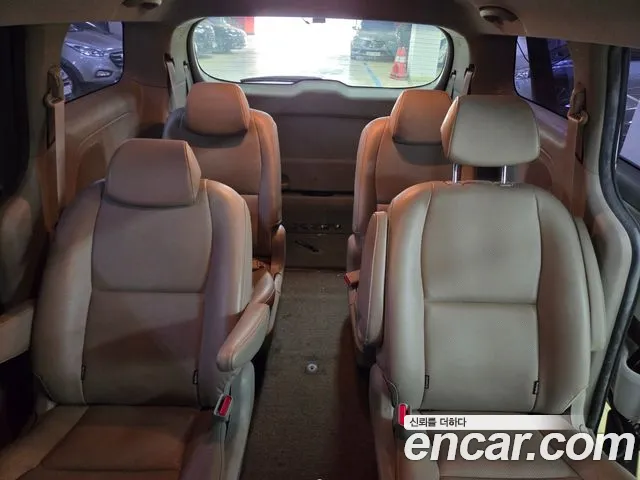Kia Carnival 2014 thumb 11
