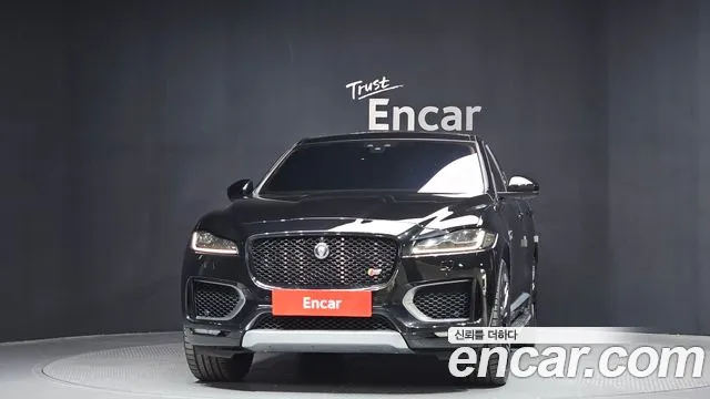 Jaguar F-Pace 2017 thumb 6