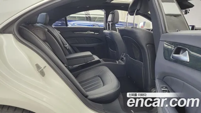 Mercedes-Benz CLS 2016 thumb 10