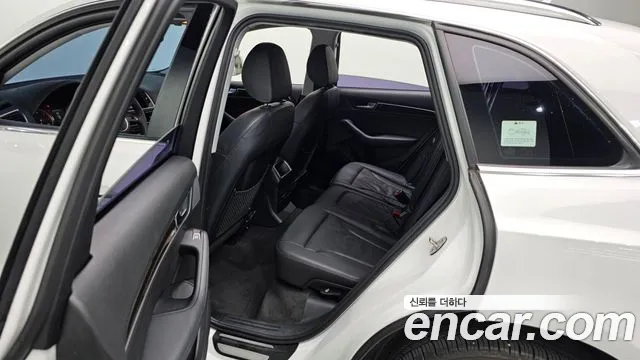 Audi Q5 2015 thumb 12