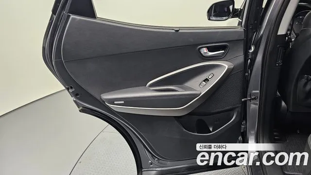 Hyundai Santafe 2015 thumb 3