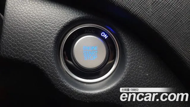 Hyundai Santafe 2017 thumb 12