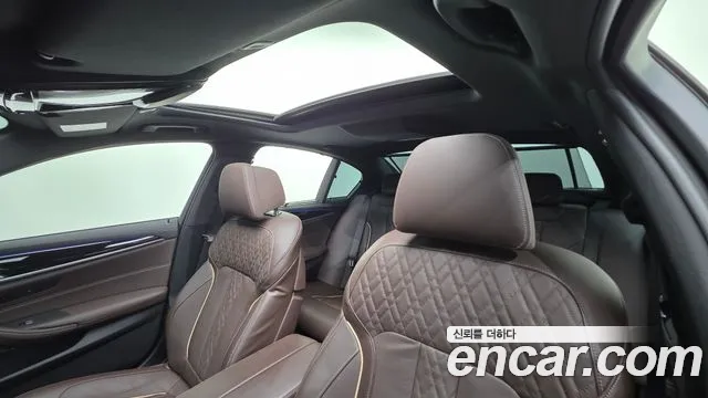 BMW 5 серии 2023 thumb 10