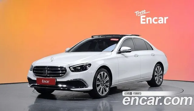 Mercedes-Benz E-Class 2022 thumb 12