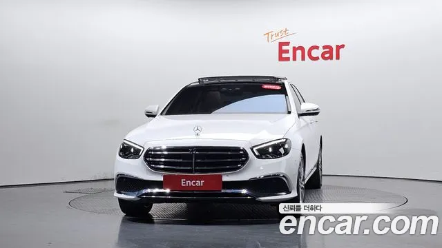 Mercedes-Benz E-Class 2022 thumb 5
