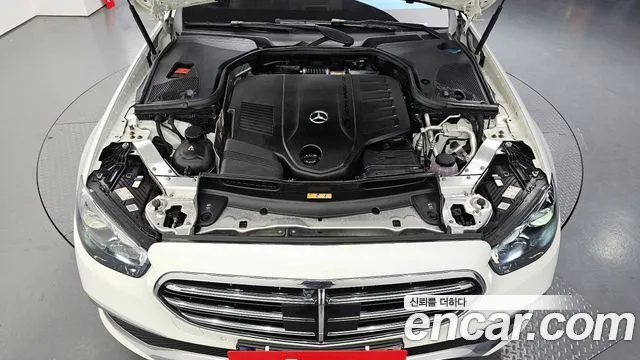 Mercedes-Benz E-Class 2022 thumb 10