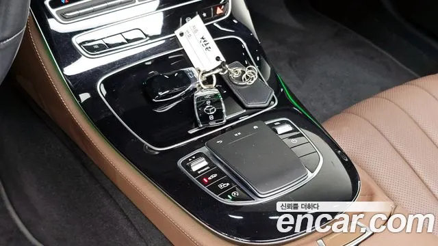 Mercedes-Benz E-Class 2022 thumb 4