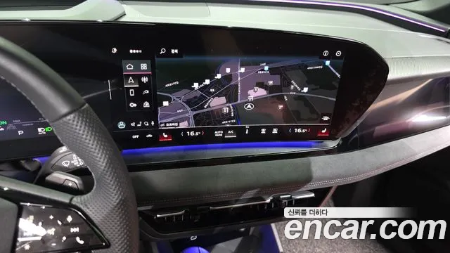 Audi Q6 e-tron 2025 thumb 2