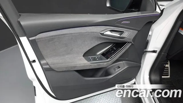 Audi Q6 e-tron 2025 thumb 12