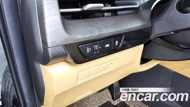 Kia Carnival 2022 thumb 2