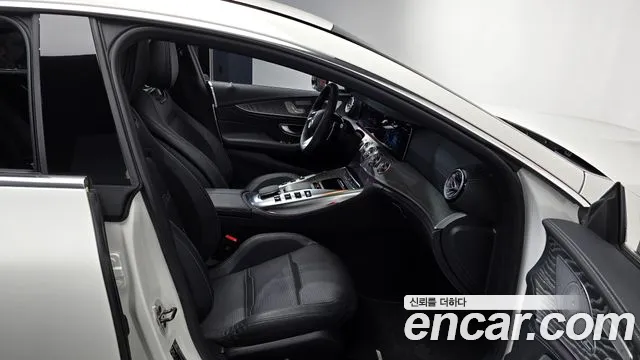 Mercedes-Benz AMG GT 2024 thumb 9