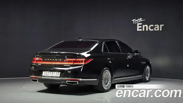 Genesis G90 2018 thumb 3