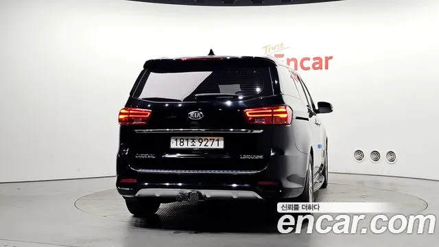 Kia Carnival 2019 thumb 4