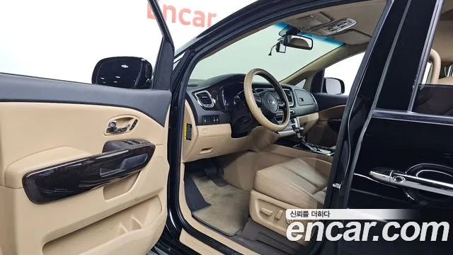 Kia Carnival 2019 thumb 10