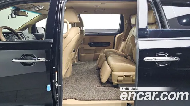 Kia Carnival 2019 thumb 11