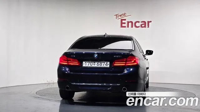 BMW 5 серии 2019 thumb 12