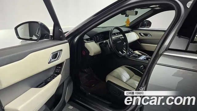 Land Rover Range Rover Velar 2018 thumb 4