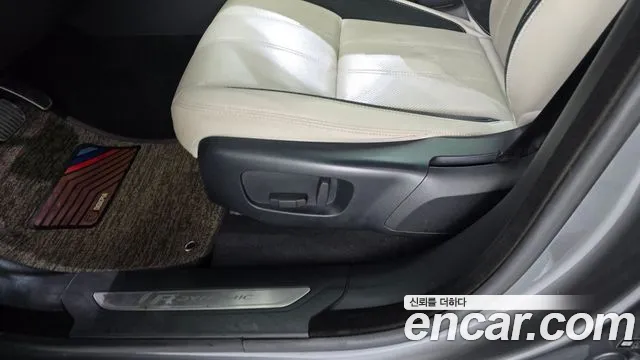 Land Rover Range Rover Velar 2018 thumb 6