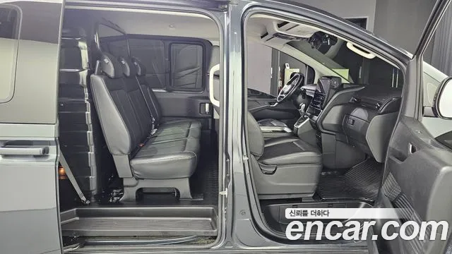 Hyundai Staria 2022 thumb 10