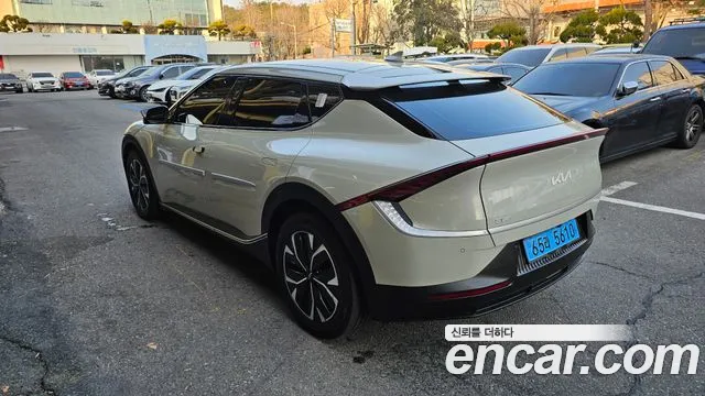 Kia EV6 2023 thumb 2