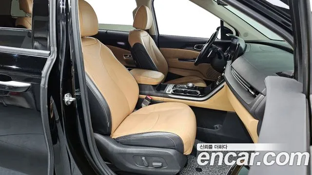 Kia Carnival 2021 thumb 4