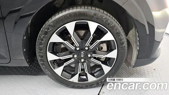 Kia Carnival 2021 thumb 9