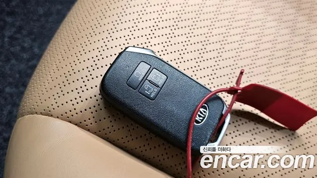 Kia Carnival 2021 thumb 10