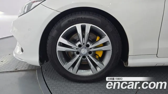 Mercedes-Benz E-Class 2014 thumb 7
